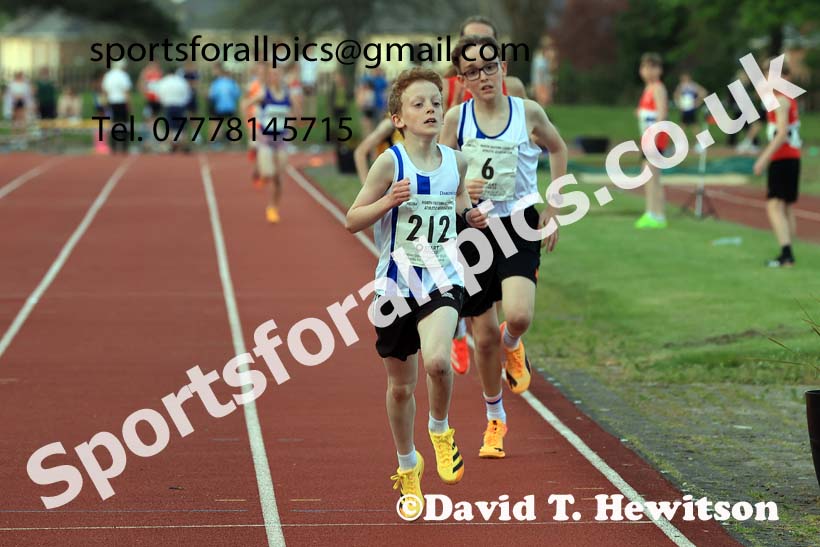 The 1500 metres, 2025 NEGP No. 1, Monkton Stadium, Jarrow. Photo: David T. Hewitson/Sports for All Pics